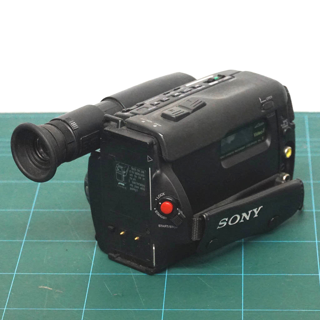 SONY CCD TR55E - Image 3