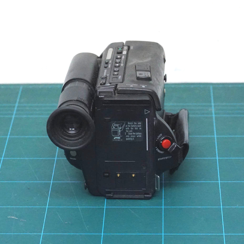 SONY CCD TR55E - Image 4